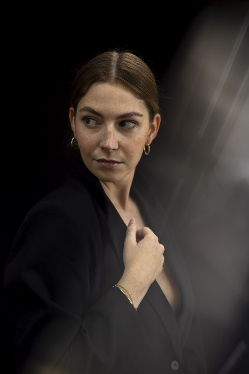 Portrait von Julia Simpfeldörfer.